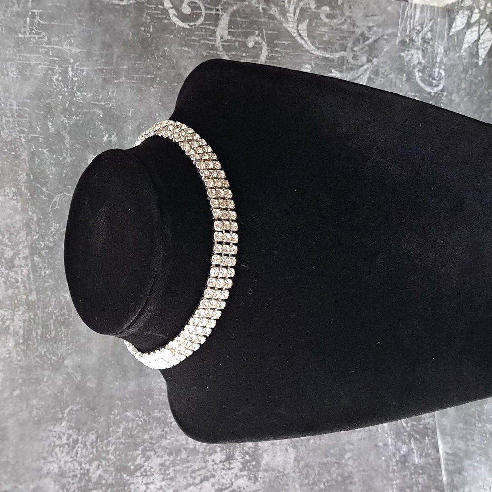 Elegant Silvertone Rhinestone Choker Necklace